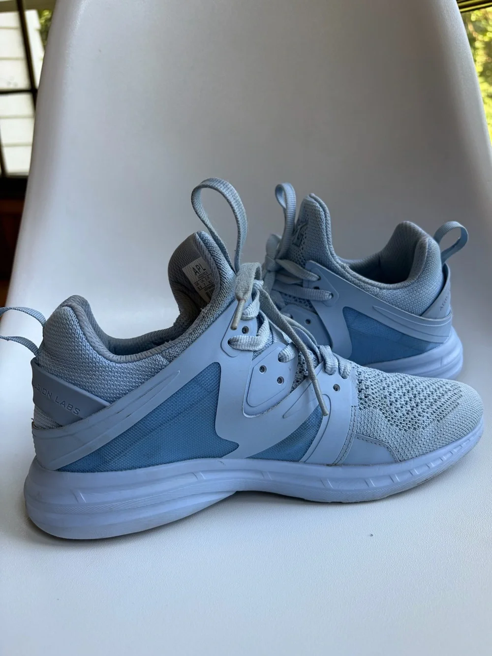 APL Ascend  Women’s 9.5  Lightweight  Tech Weave Knit Sneakers in Ice Blue